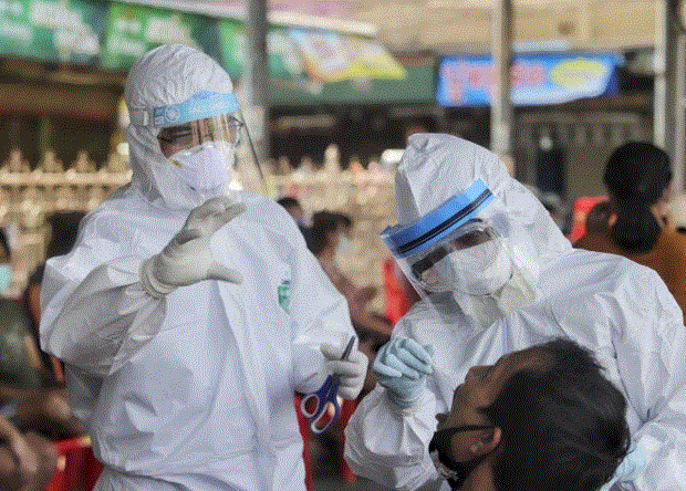 Hai biến thể đứng đầu "làn sóng" COVID-19 mới ở châu Á nguy hiểm thế nào?