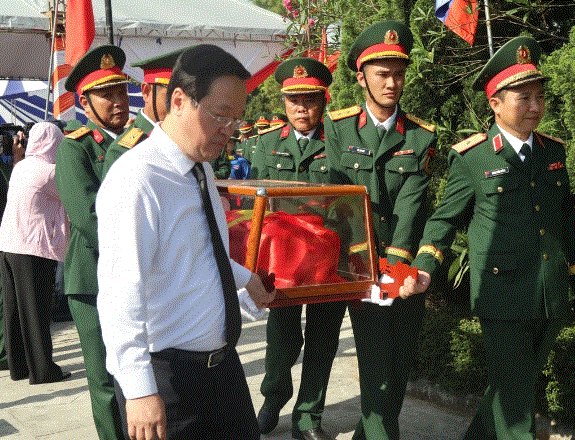 Trang nghiêm Lễ truy điệu, an táng 76 hài cốt liệt sĩ hy sinh tại Lào